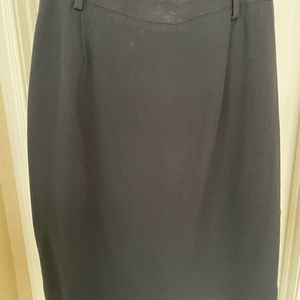 Banana Republic black short skirt ,gently worn .